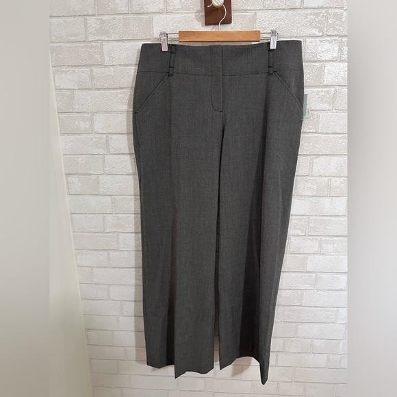 Plus Size Gray Flare Leg Dress Pants Size 16 NWT #0209 - Picture 1 of 11